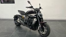 Ducati X Diavel V4 Burning Red (25MY)